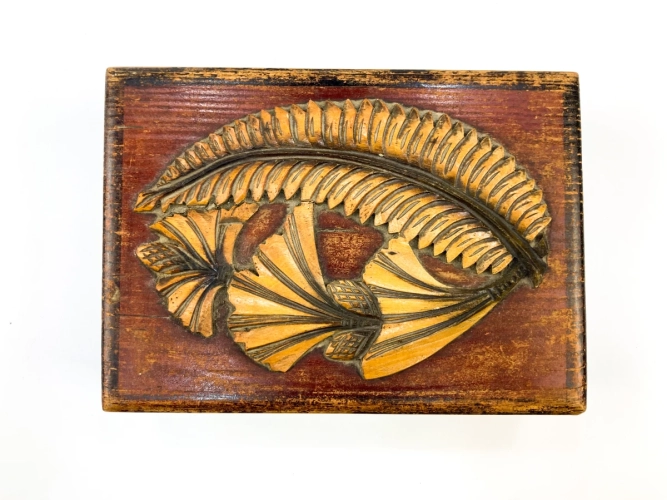 Pudełko drewniane rzeźbione 20x14