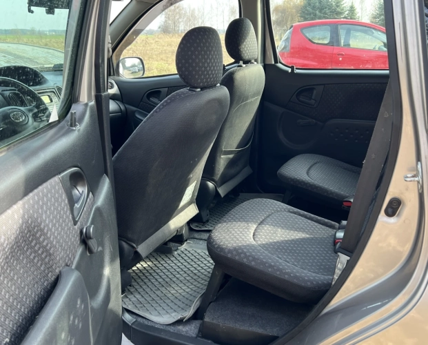 Toyota Yaris Verso 1,4 Diesel 2005r. Z Klimatyzacją i Hakiem Tanio!