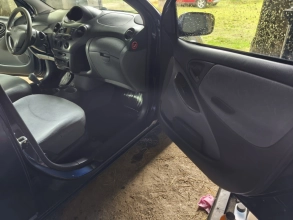 Toyota Yaris 1999r. 1,0 Bemzyna Klimatyzacja Wspomaganie AluFelgi