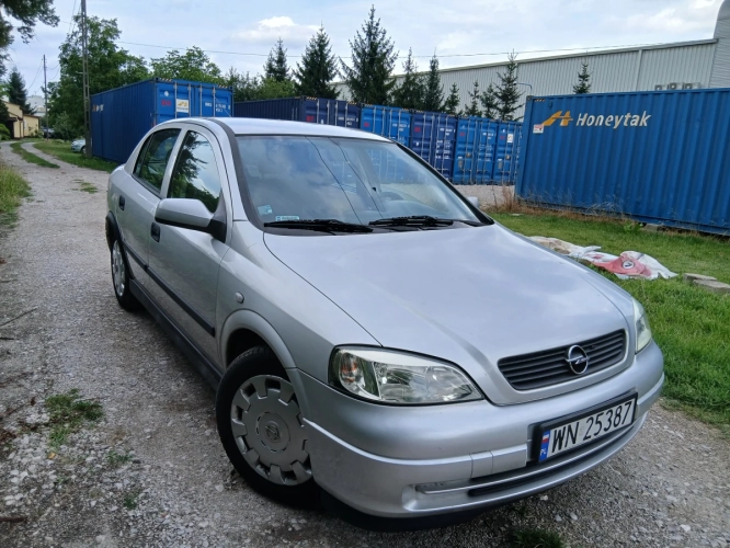 Opel astra 1,6 8v 02r 140 tyś km sprawna do jazdy