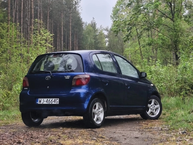 Toyota Yaris 1999r. 1,0 Bemzyna Klimatyzacja Wspomaganie AluFelgi