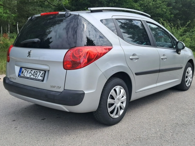 Sprzedam ładnego Peugota 207sw 1.4 benzyna 2009r