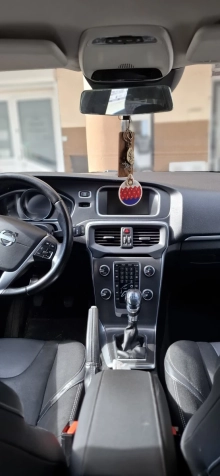 volvo v40