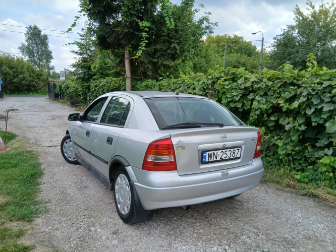 Opel astra 1,6 8v 02r 140 tyś km sprawna do jazdy