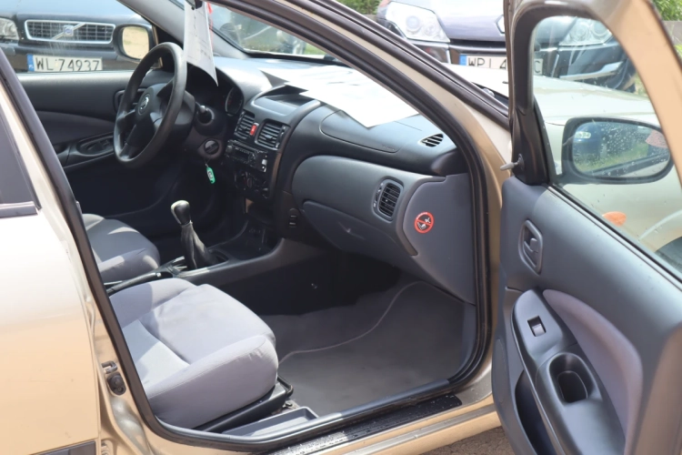 Nissan Almera N16 2001r. 1,5 Benzyna Tanio