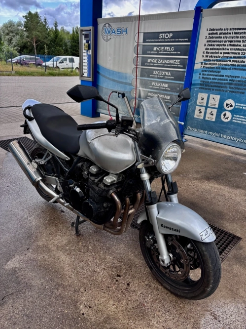 Kawasaki zr750