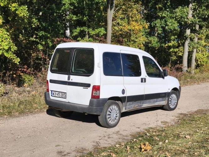 Citroen Berlingo 1,4 Benzyna 2007r. 5 Osób