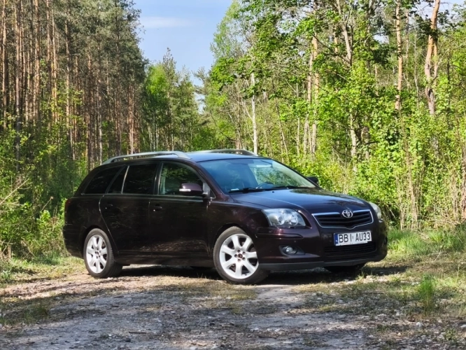 Toyota Avensis 2008r. 2,0 Benzyna 147KM Kombi Bogata Wersja