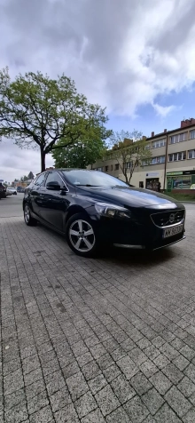volvo v40