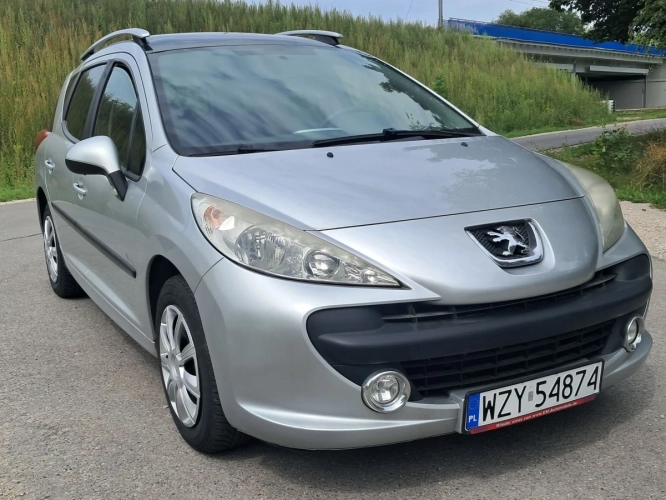 Sprzedam ładnego Peugota 207sw 1.4 benzyna 2009r