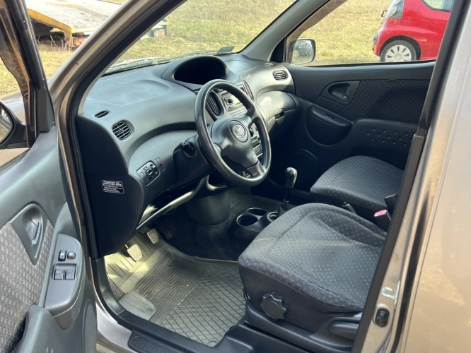 Toyota Yaris Verso 1,4 Diesel 2005r. Z Klimatyzacją i Hakiem Tanio!