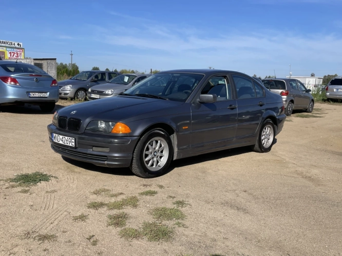 BMW 318 1.9 Benzyna 105KM 2000r. Sprawną Klimatyzacja+Hak! Tanio-Zamia