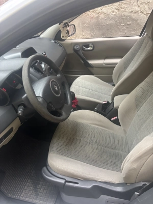 Renault Megane II Hatchback 2006 r. 1.5 dCi