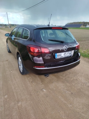 Opel Astra J