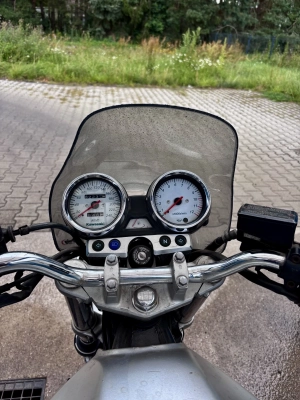 Kawasaki zr750
